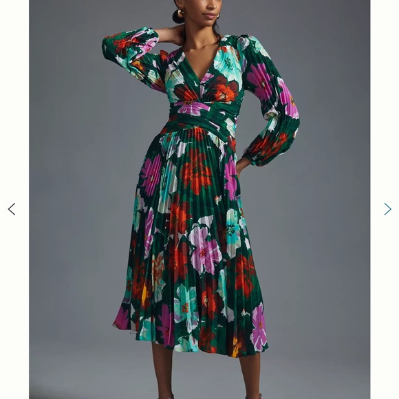 Anthropologie Pleated V-Neck Dress NWT size 6 - Picture 3 of 12